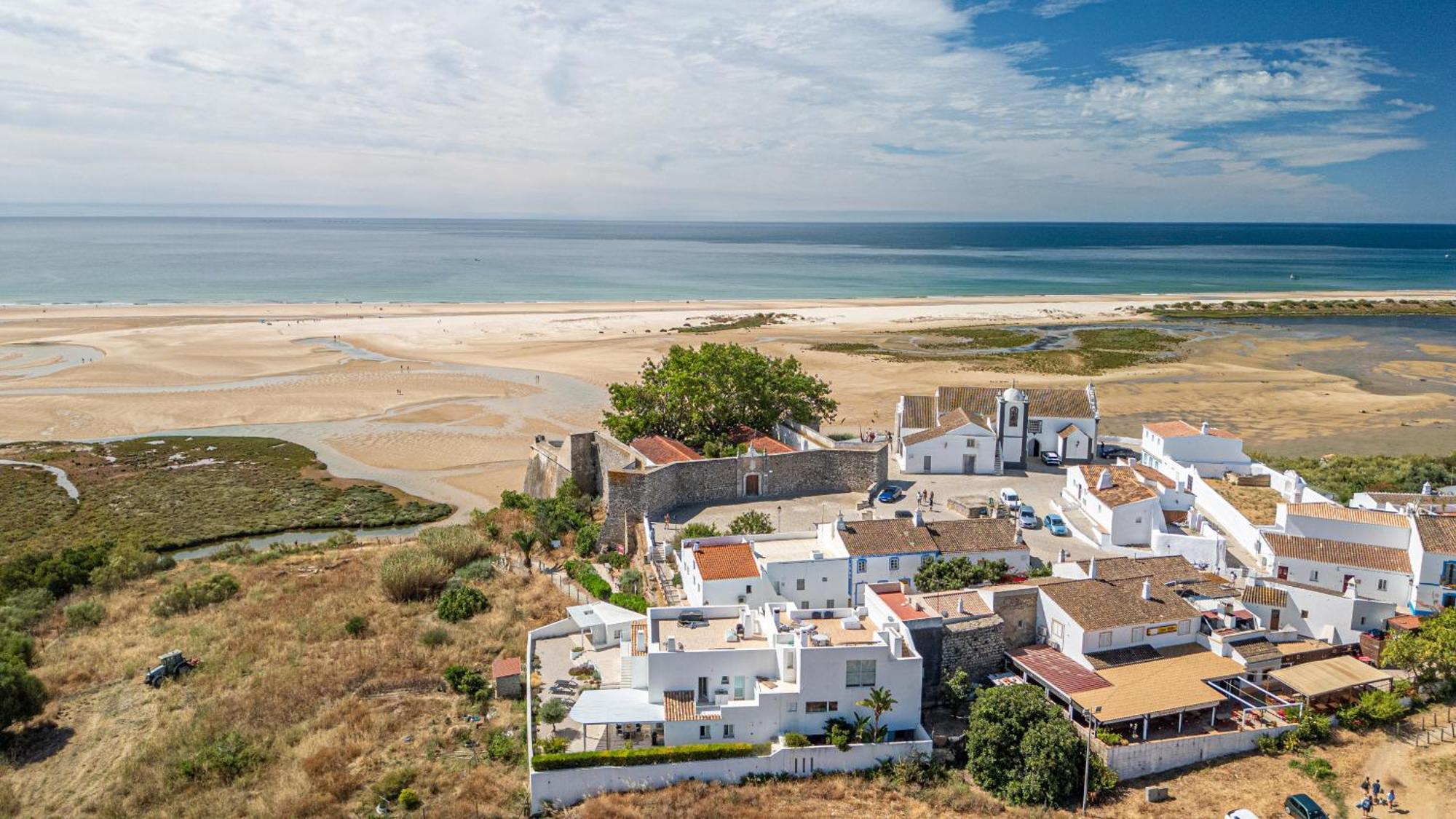 Casa Do Levante - 2 Bedroom, Ocean View Morgadinha Екстериор снимка