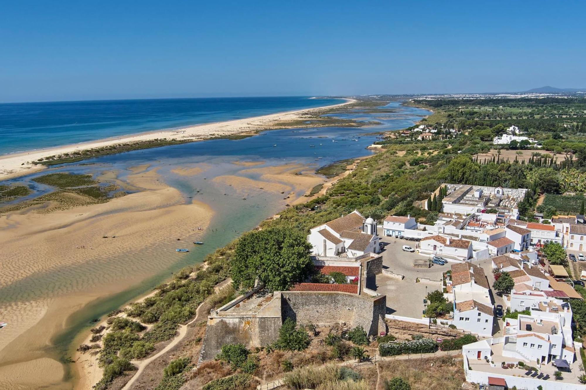 Casa Do Levante - 2 Bedroom, Ocean View Morgadinha Екстериор снимка