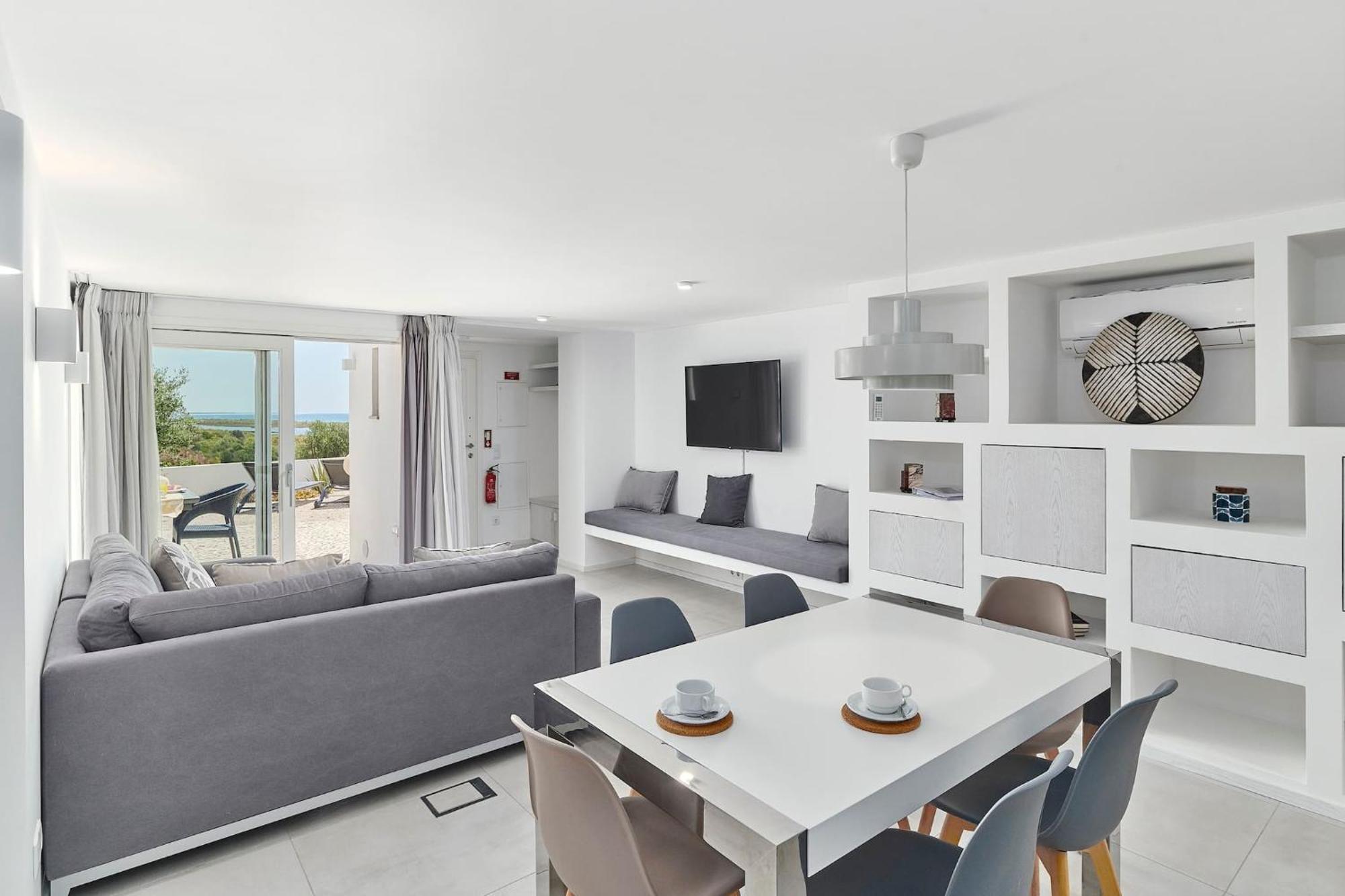 Casa Do Levante - 2 Bedroom, Ocean View Morgadinha Екстериор снимка